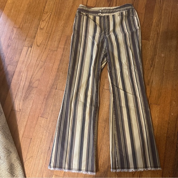 Vintage Low Rise Striped Bell Bottom 
Jeans by Newport News Jeanology size 8 - Picture 3 of 10